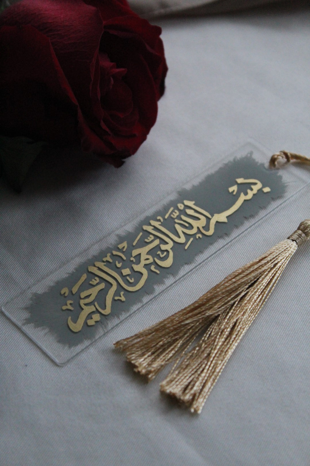 L'Art de Marquer Vos Pages en Plexiglass Calligraphiés